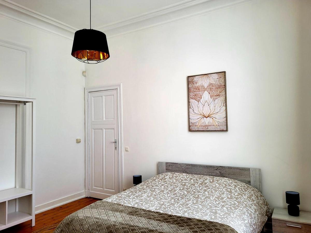 Brussels Bed & Blockchain Private Rooms With Shared Bathroom Etterbeek Ngoại thất bức ảnh