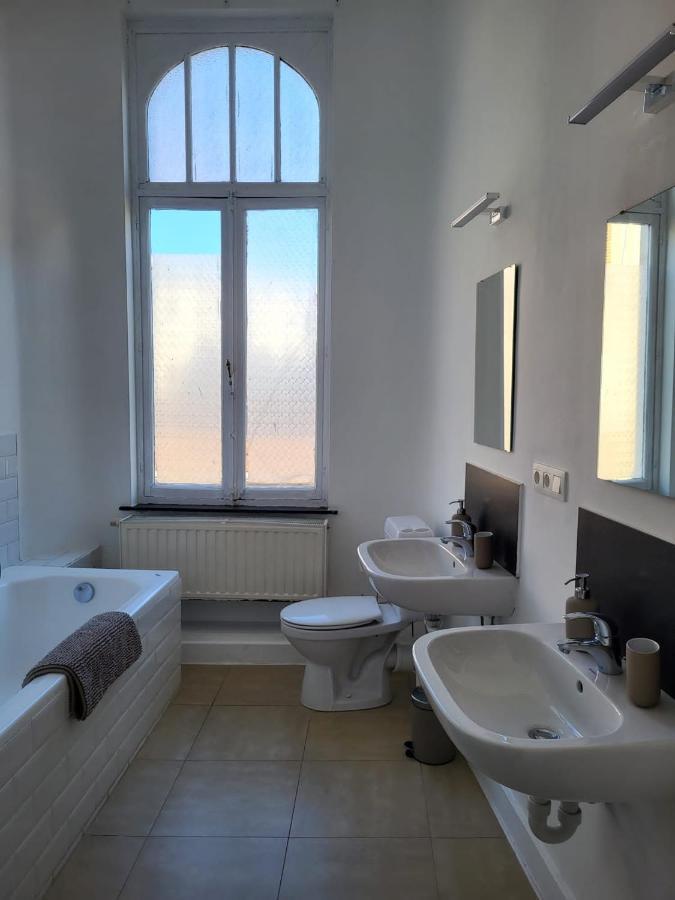 Brussels Bed & Blockchain Private Rooms With Shared Bathroom Etterbeek Ngoại thất bức ảnh