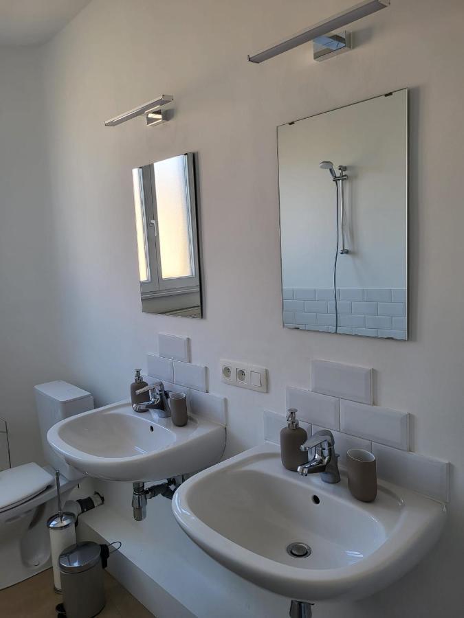 Brussels Bed & Blockchain Private Rooms With Shared Bathroom Etterbeek Ngoại thất bức ảnh