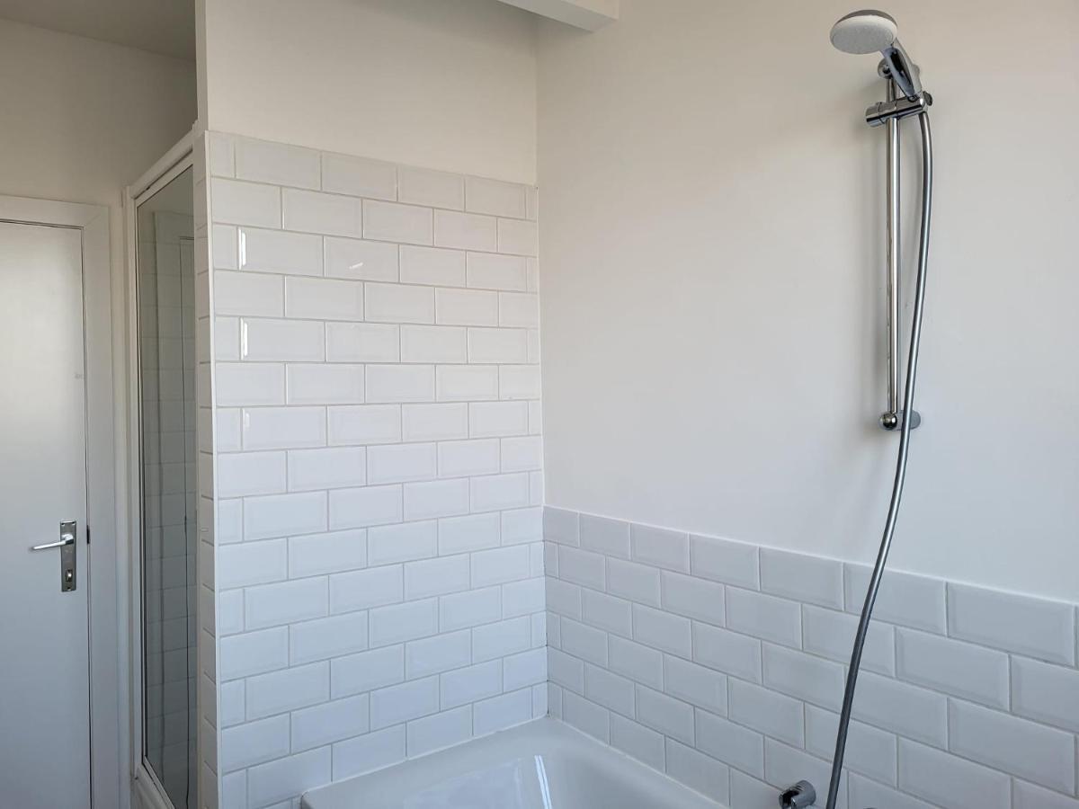 Brussels Bed & Blockchain Private Rooms With Shared Bathroom Etterbeek Ngoại thất bức ảnh